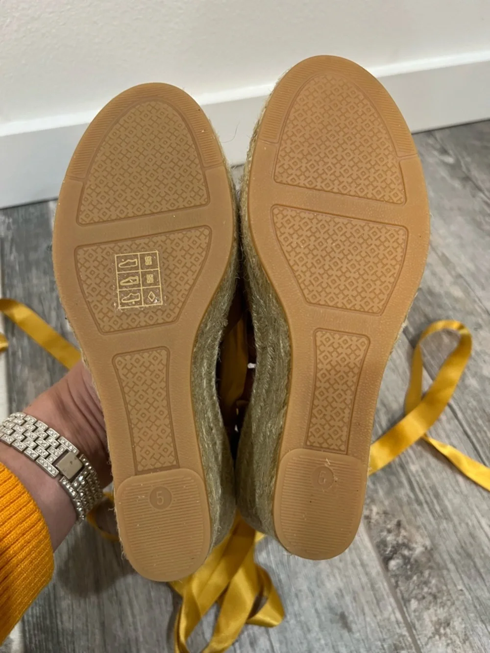 New Tory Burch Elisa Wedge Satin Espadrille Size 5 Golden Fry - Never Worn